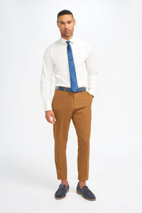 James - Pantalones formales de hombre color marrón camel