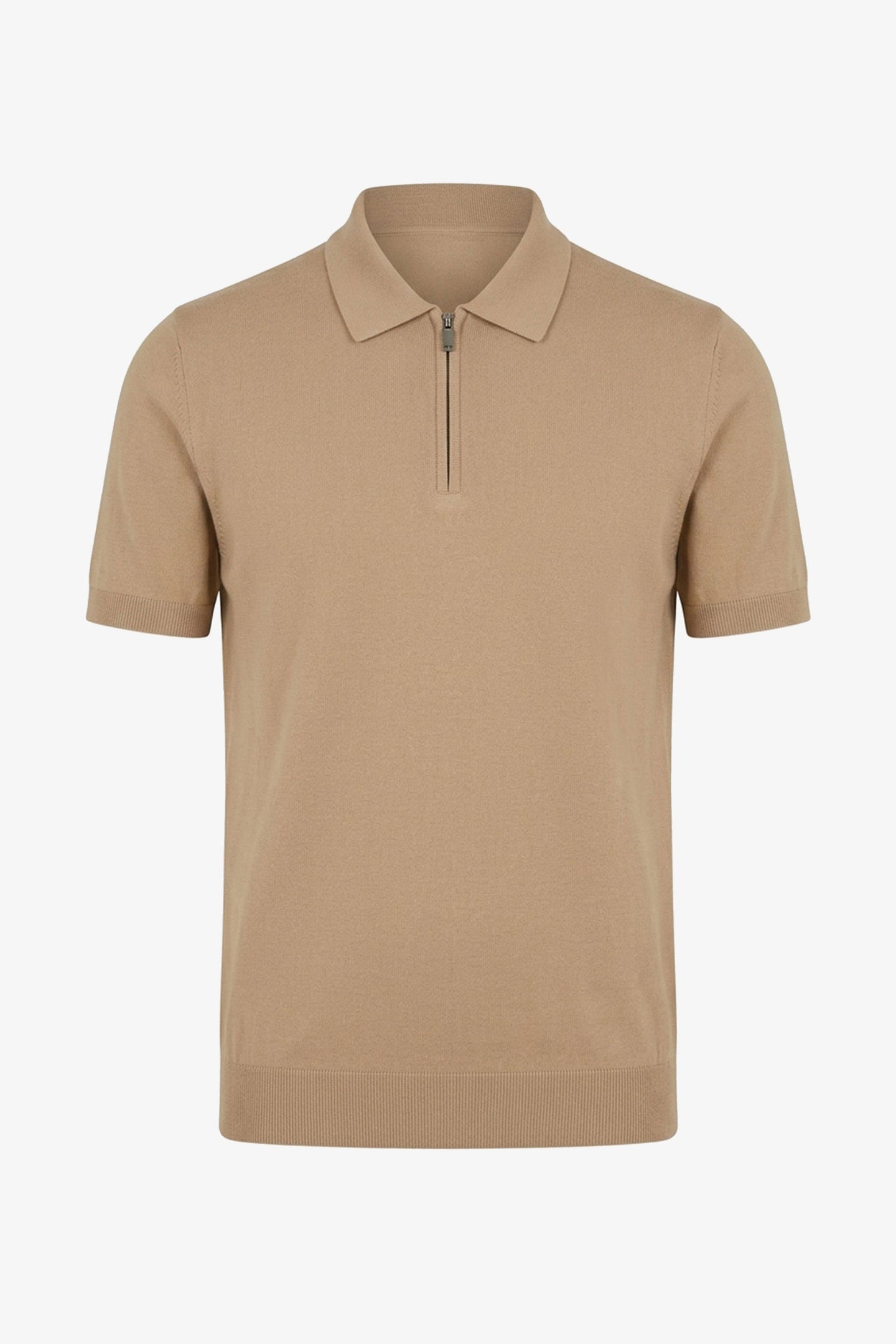 Polo de punto beige con cremallera en el cuello para hombre