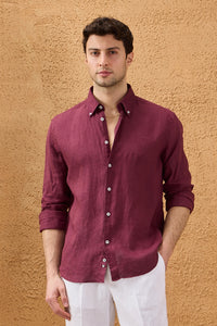 Camisa de hombre color burdeos de lino puro, manga larga, con botones, ideal para el verano.