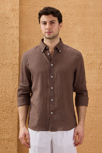 Camisa de hombre de lino puro color marrón oscuro, manga larga, con botones, ideal para el verano.