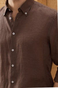 Camisa de hombre de lino puro color marrón oscuro, manga larga, con botones, ideal para el verano.