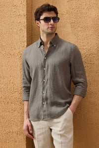 Camisa de hombre color caqui de lino puro, manga larga, con botones, ideal para el verano.