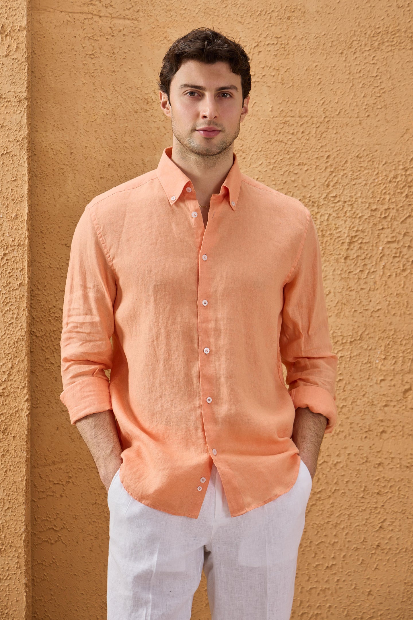 Camisa de hombre de lino puro color naranja, manga larga, con botones, ideal para el verano.