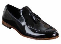 Zapatos de hombre negros de charol con borlas