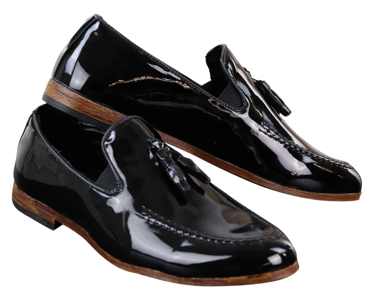 Zapatos de hombre negros de charol con borlas