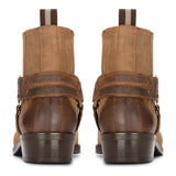 Botas vaqueras de hombre de estilo western, color marrón claro, con punta cuadrada, ideales para la caza, el senderismo y montar a caballo.