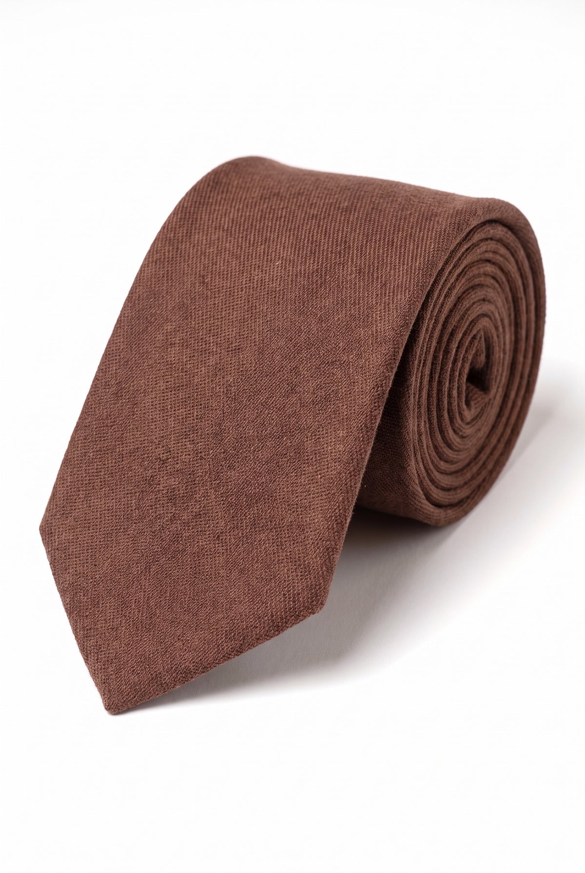Corbata de hombre con acabado de ante marrón