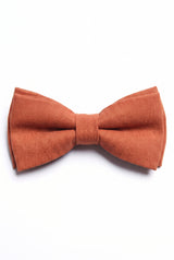 Pajarita doble de color marrón para hombre