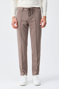 Traje elegante informal de punto suave marrón para hombre (chaqueta tipo blazer y pantalón).