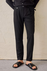 Pantalones Gurkha negros plisados para hombre, cintura ajustable, corte entallado.