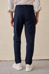 Pantalones Gurkha azul marino plisados para hombre, cintura ajustable, corte entallado.