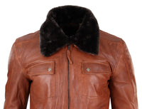 Chaqueta de cuero de piloto para hombre, color marrón óxido lavado, con cuello de piel extraíble y corte ajustado.