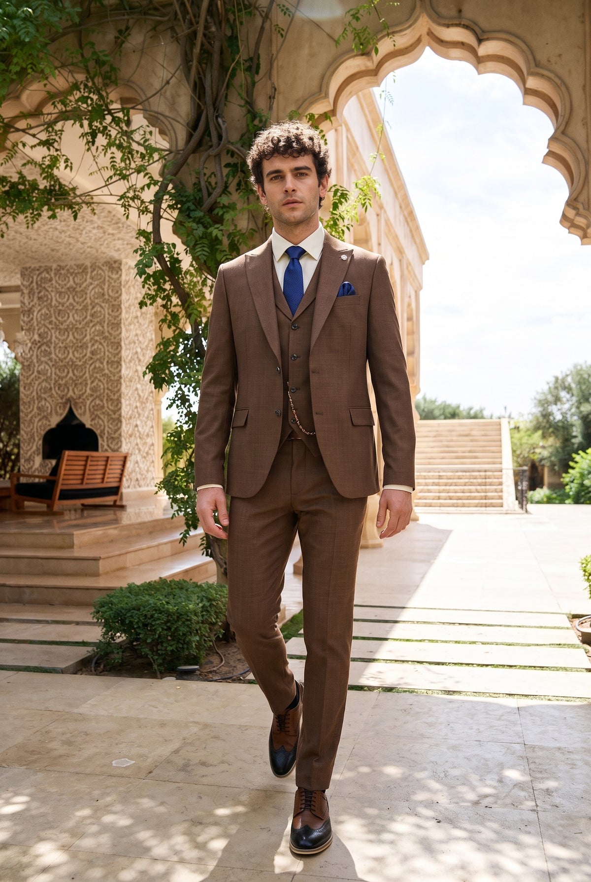 Look #328 styled with Traje de hombre James de 3 piezas, color marrón liso, corte clásico.
