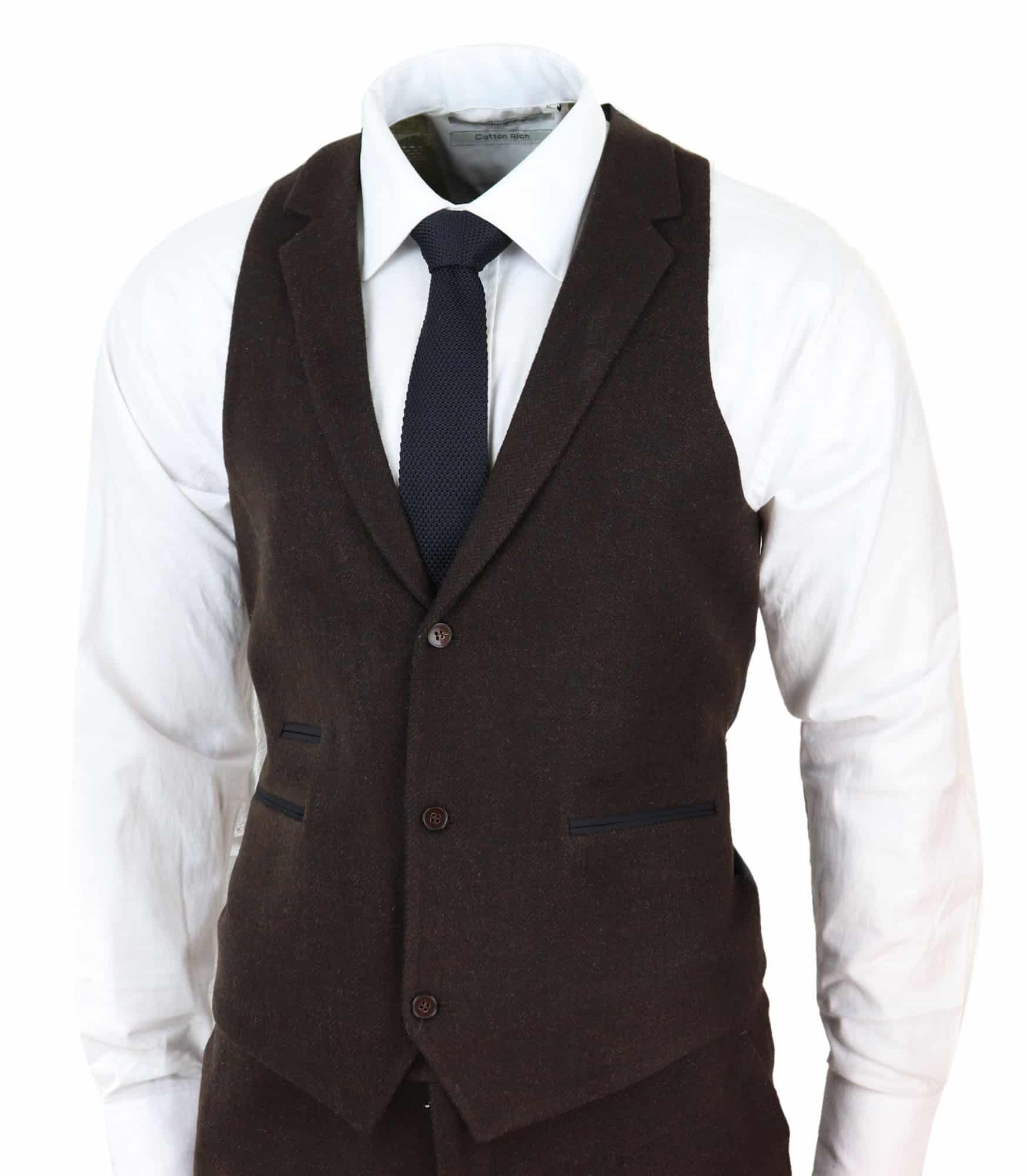 Traje de tres piezas de tweed marrón con estampado de espiga
