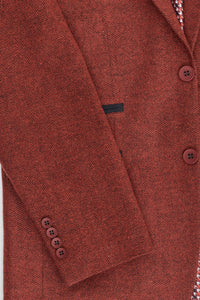 Traje de tres piezas de tweed con estampado de espiga color óxido