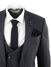 Traje de tres piezas de tweed gris oscuro