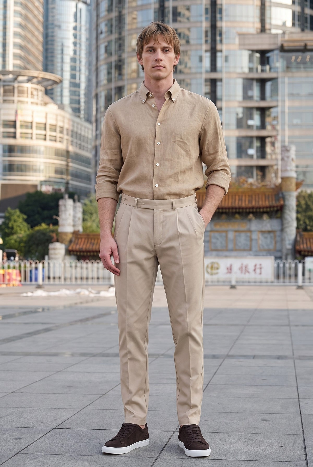 Look #1022 styled with Camisa de hombre de lino puro color marrón camel, manga larga, con botones, ideal para el verano.