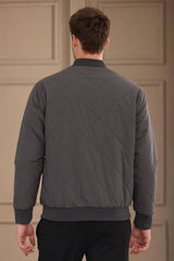Chaqueta bomber acolchada ligera reversible 2 en 1 para hombre, color gris y beige.