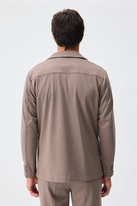 Traje elegante informal de punto suave marrón para hombre (chaqueta tipo blazer y pantalón).