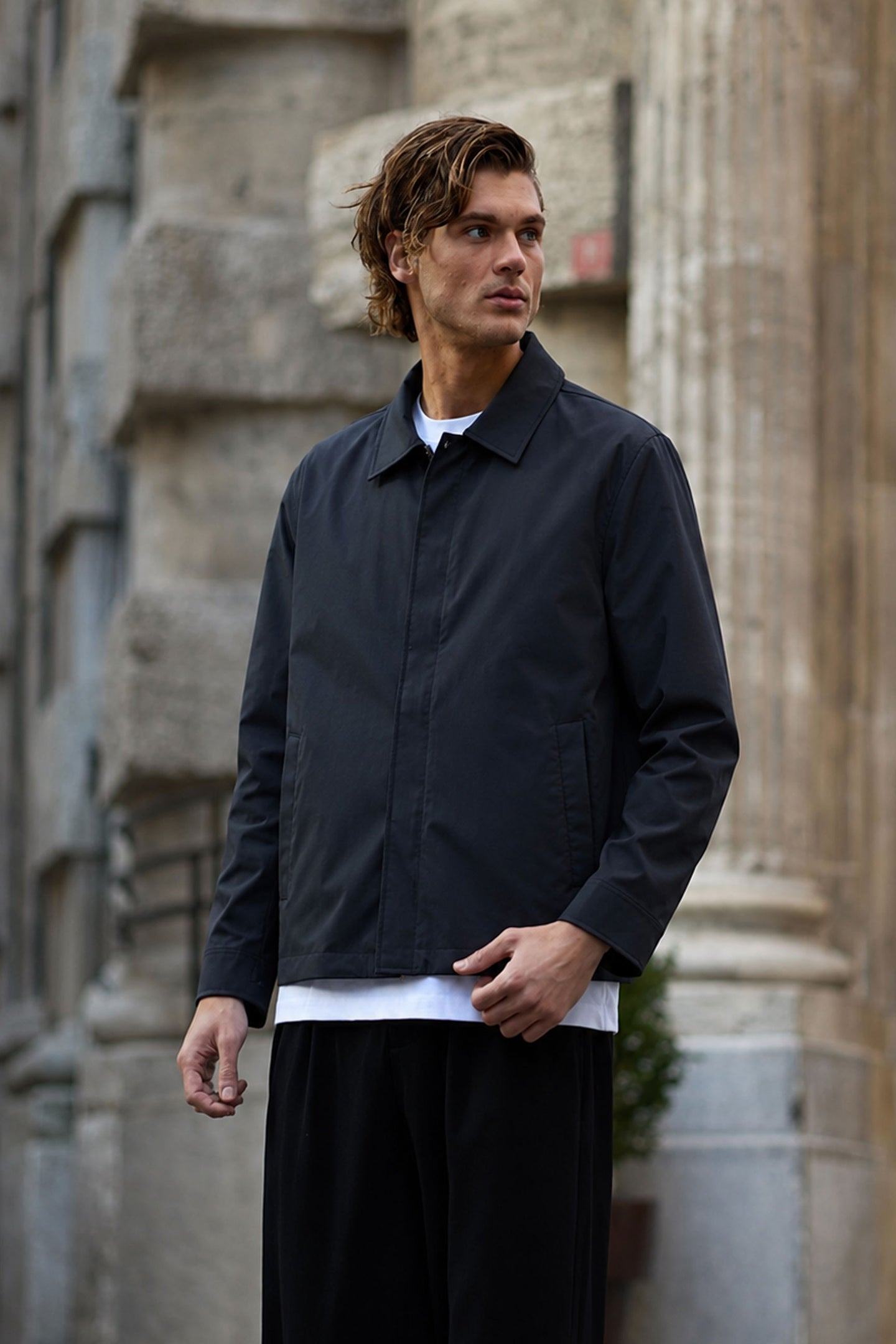Chaqueta Harrington impermeable negra con cuello para hombre