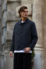 Chaqueta Harrington impermeable negra con cuello para hombre