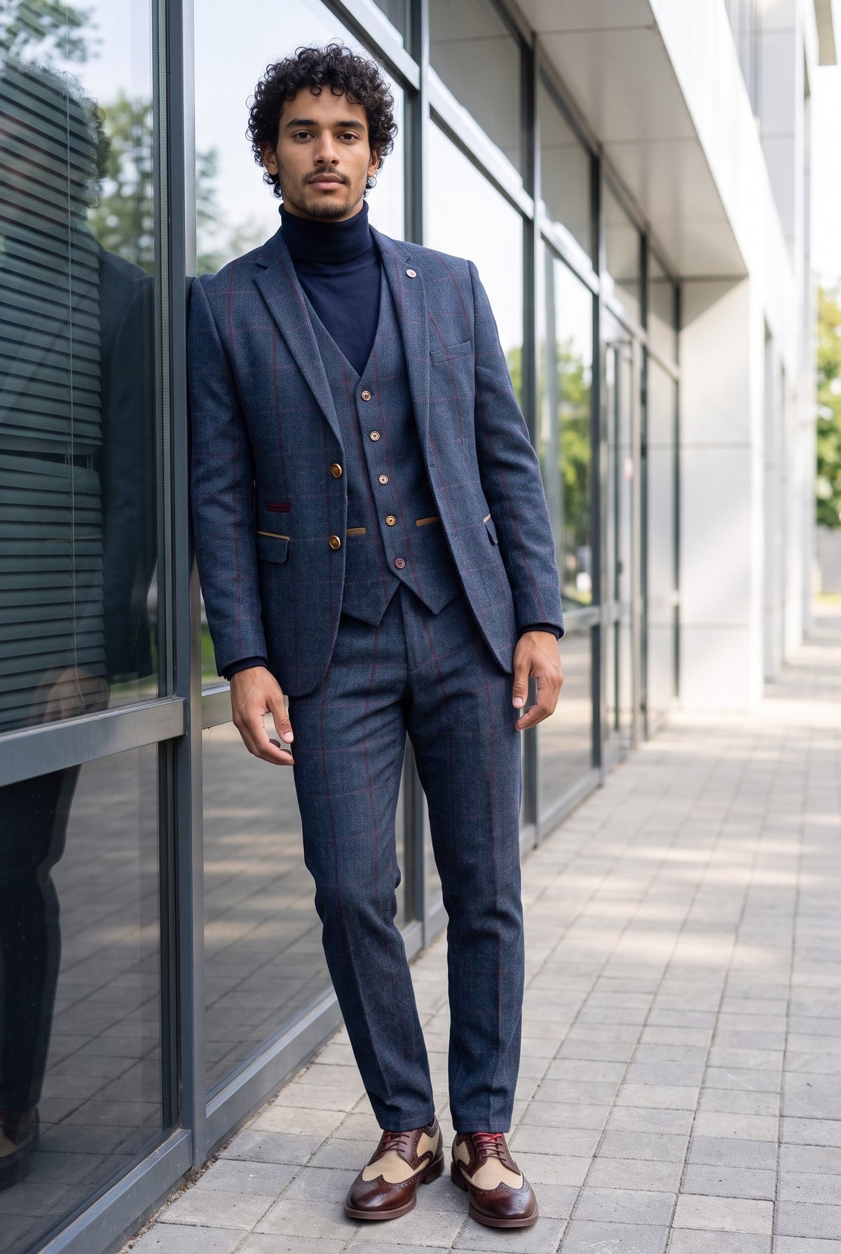 Look #646 styled with Jersey de cuello alto azul marino para hombre, de suave mezcla de viscosa, manga larga, de punto.