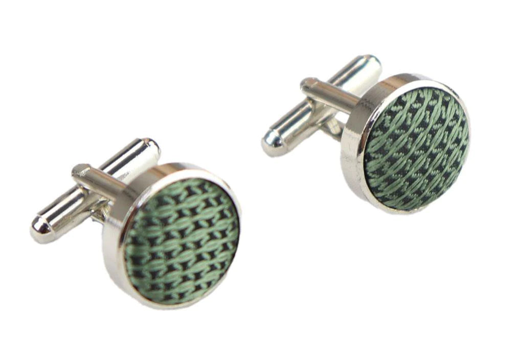 Conjunto de regalo de corbata verde texturizada de seda satinada con pañuelo de bolsillo, gemelos y corbata de satén mate.