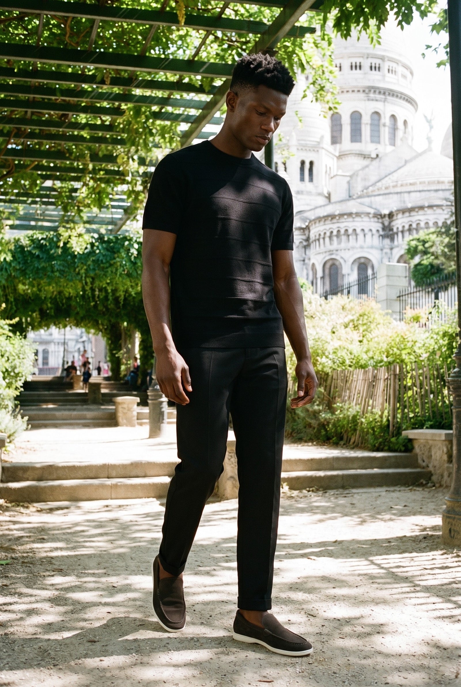 Look #870 styled with Camiseta de punto texturizada negra para hombre