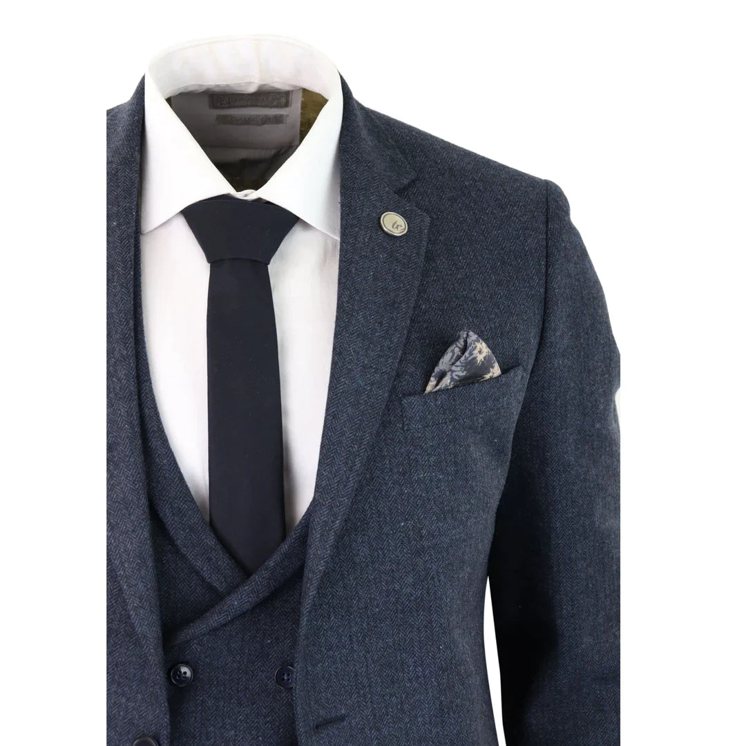 Traje de tres piezas para hombre de tweed azul con estampado de espiga.