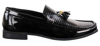 Zapatos de hombre negros de charol sin cordones con borlas