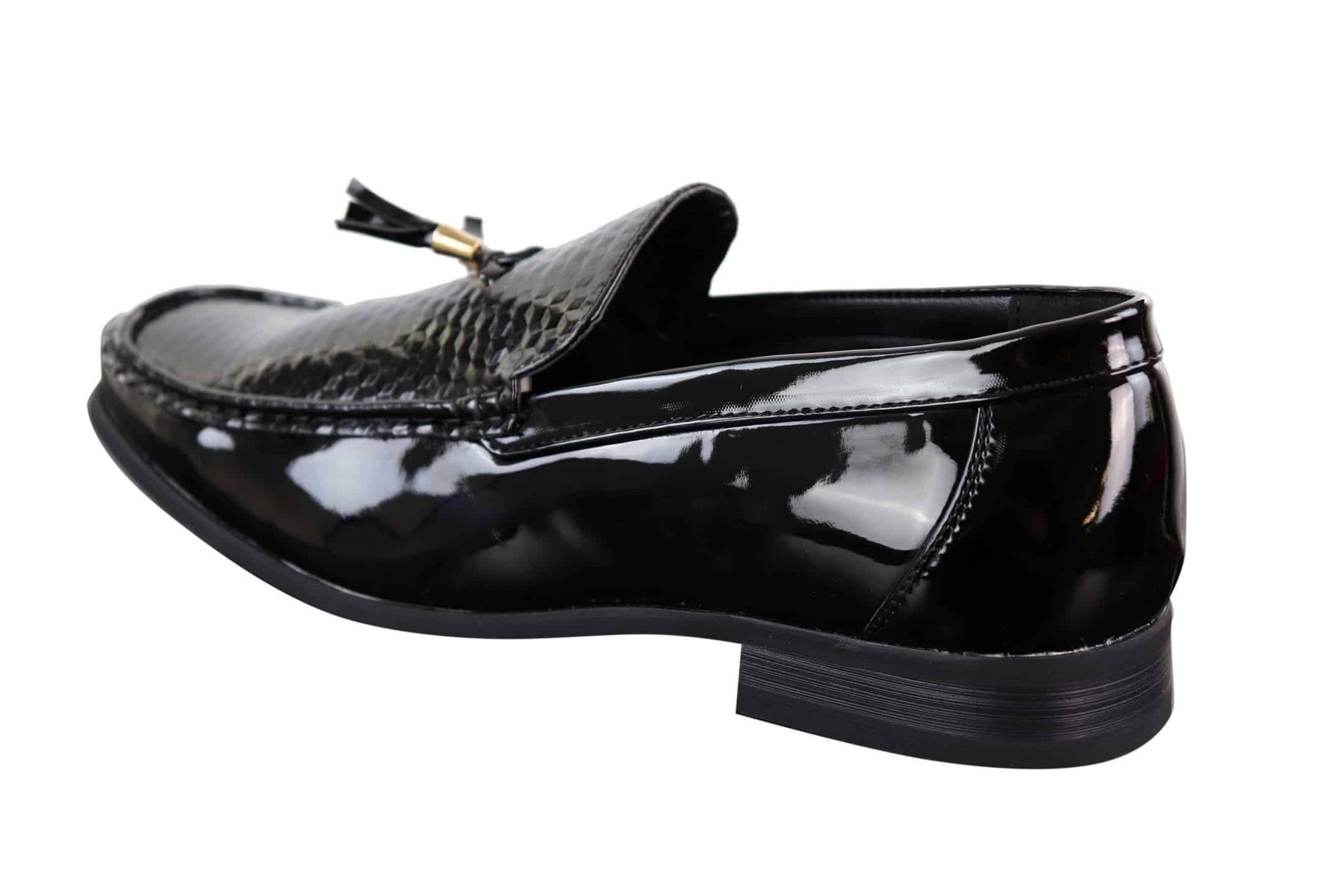 Zapatos de hombre negros de charol sin cordones con borlas