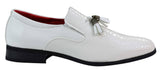 Zapatos de hombre de piel sintética blanca con estampado de piel de serpiente.