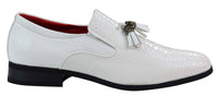 Zapatos de hombre de piel sintética blanca con estampado de piel de serpiente.