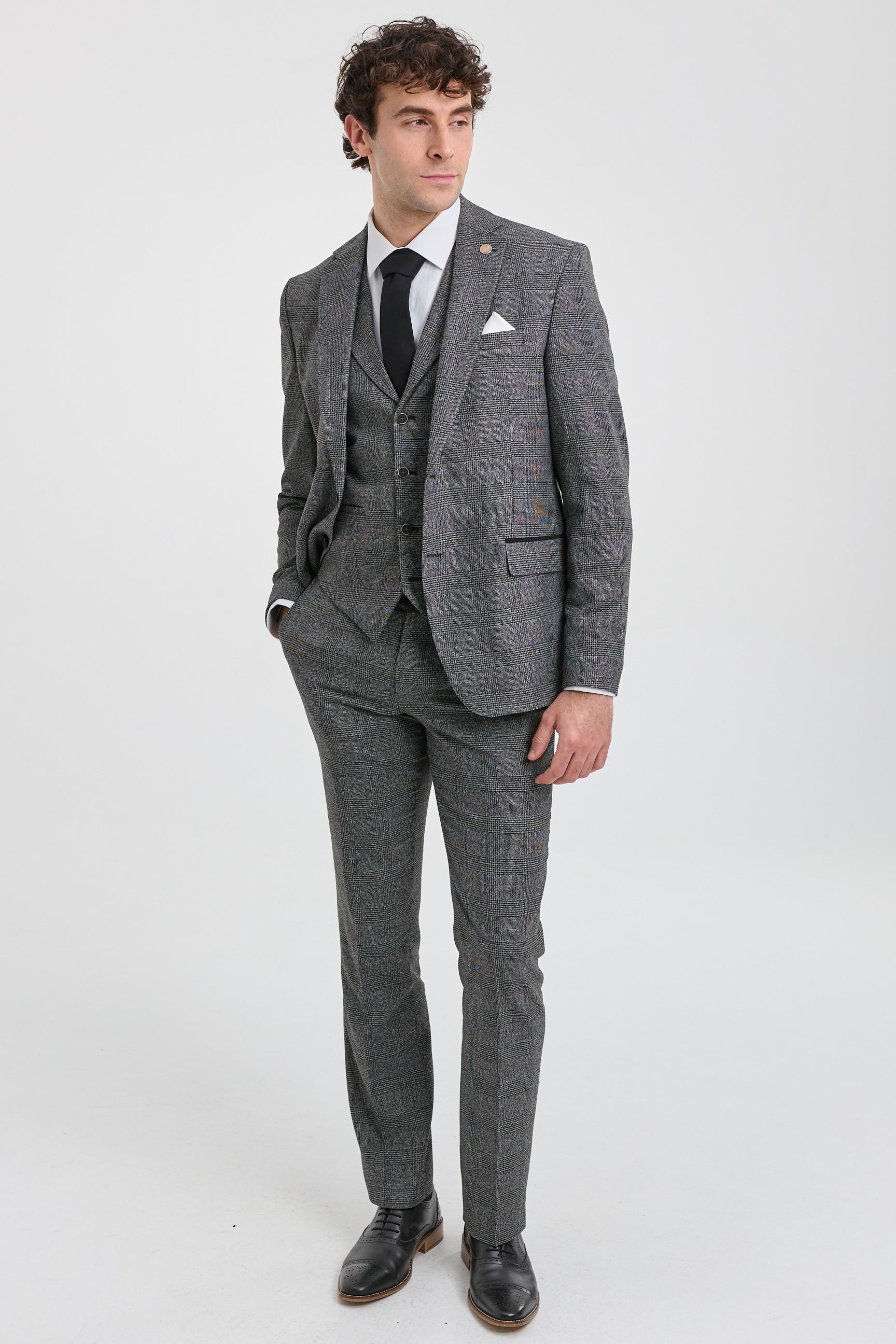 Traje de tres piezas para hombre, color gris con estampado de cuadros Glen.