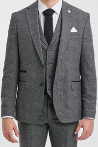Traje de tres piezas para hombre, color gris con estampado de cuadros Glen.