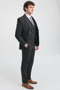 Traje de tres piezas para hombre, negro, con estampado de cuadros Glen.