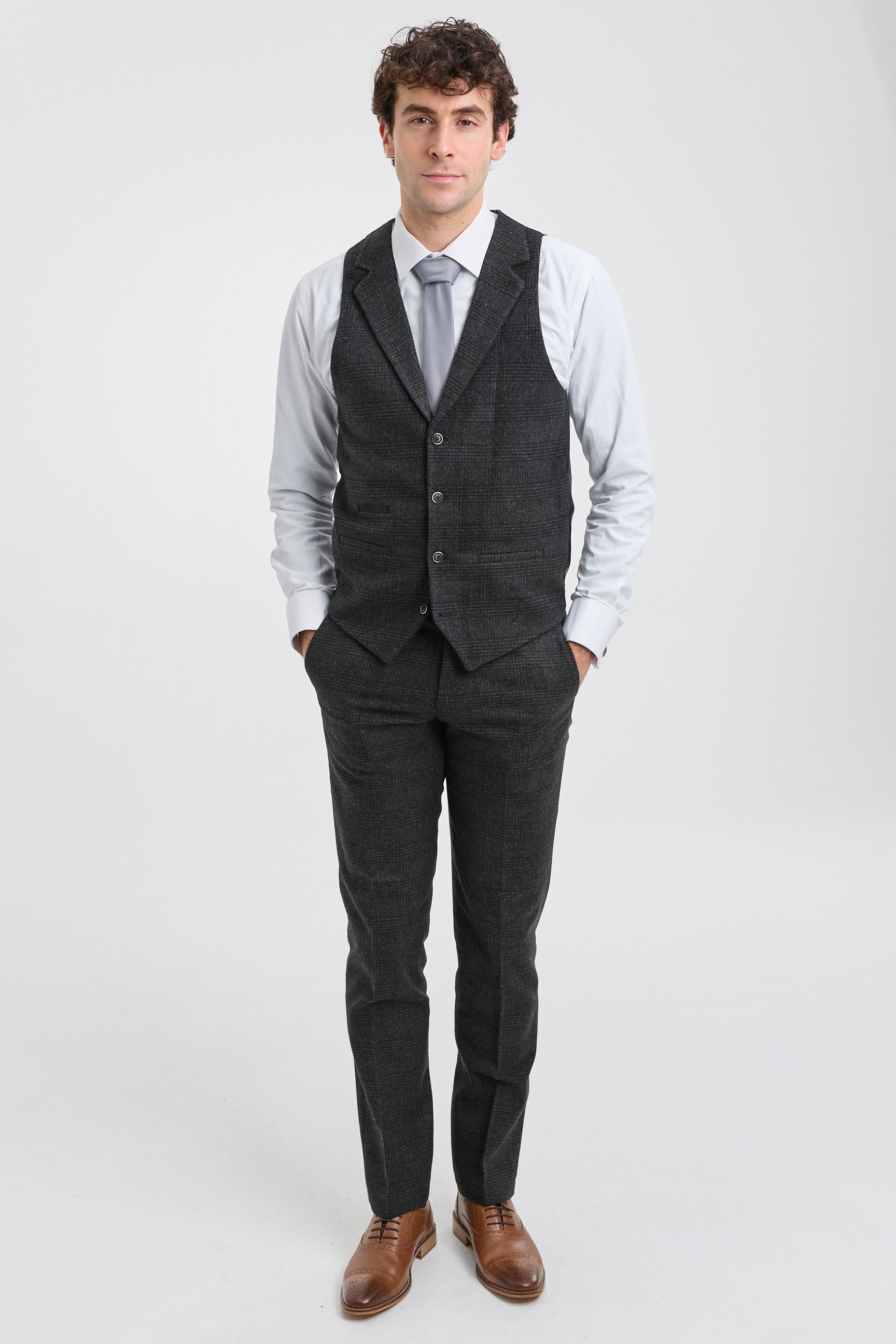 Traje de tres piezas para hombre, negro, con estampado de cuadros Glen.