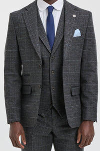 Traje de tres piezas para hombre con estampado de cuadros escoceses grises
