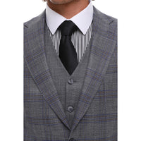 Traje de hombre de 3 piezas a cuadros grises y azules con chaleco y pantalón en contraste, ideal para bodas y graduaciones.