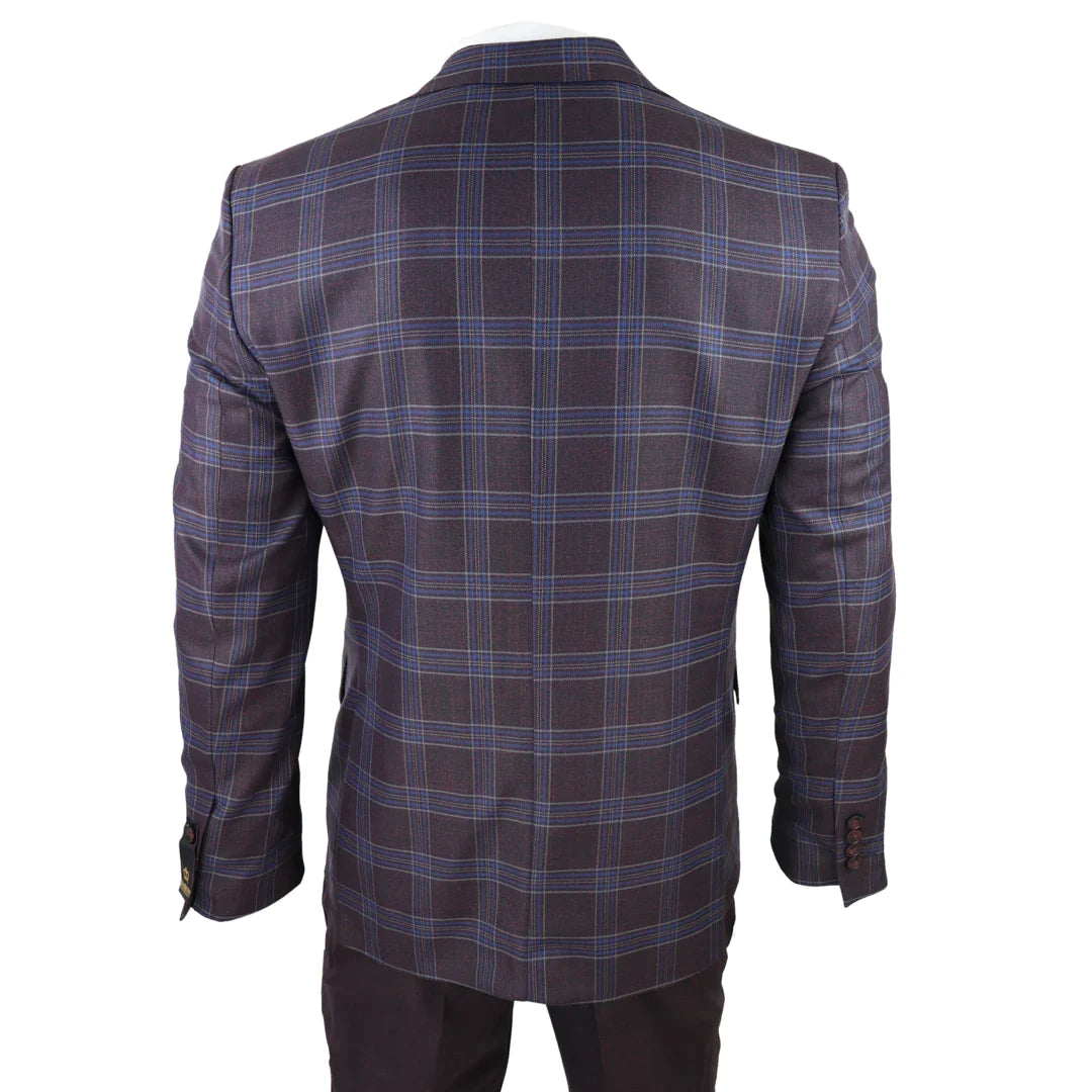 Traje de hombre de 3 piezas a cuadros morados y azules con chaleco y pantalón a cuadros en contraste para bodas.