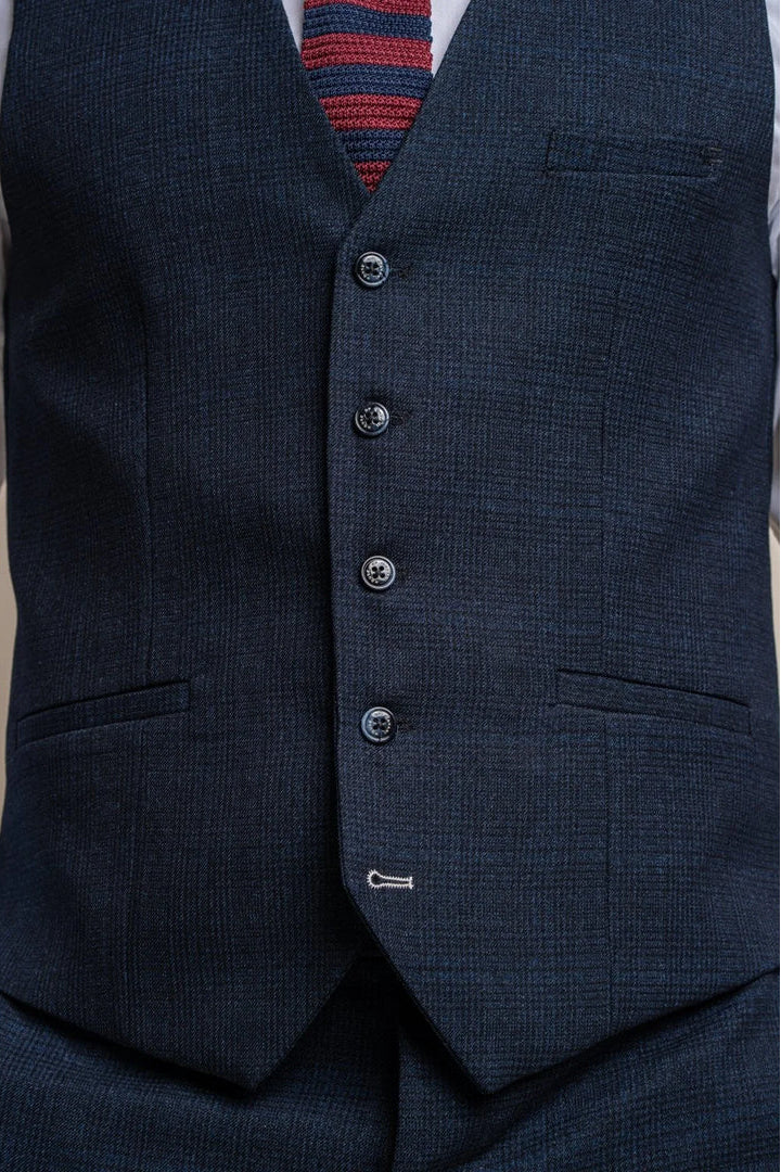 Traje de tres piezas para hombre, azul claro a cuadros, estilo Príncipe de Gales, con chaleco azul marino.