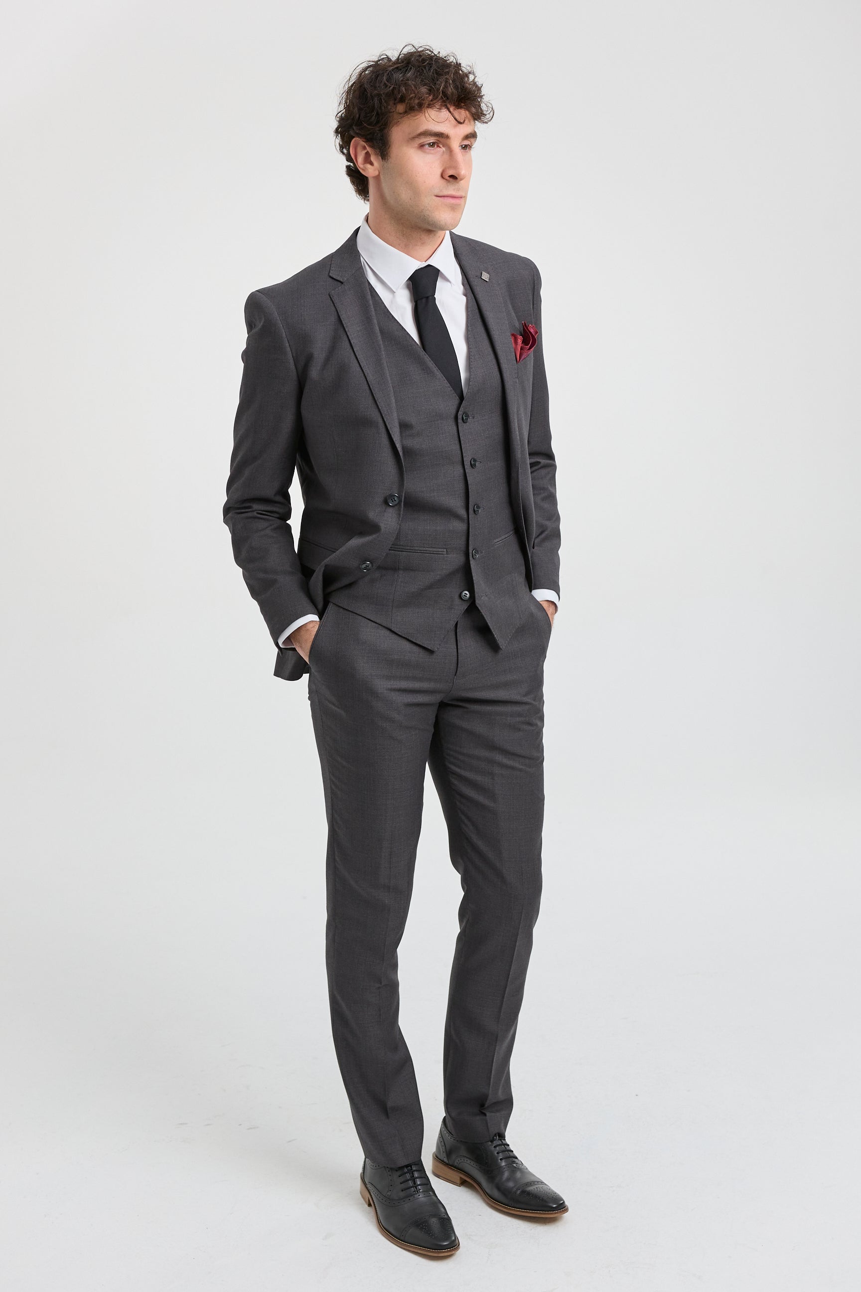 Traje de hombre de 3 piezas gris oscuro carbón con costura clásica para bodas, verano y graduaciones.