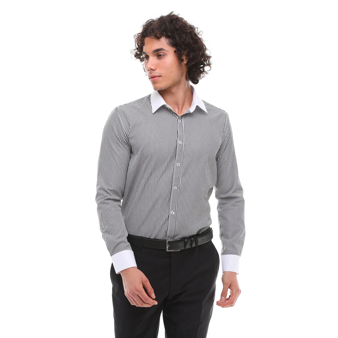 Camisa de vestir formal de hombre con botones, rayas y cuello clásico - Negra