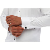 Camisa de esmoquin blanca clásica con cuello de alas y puños dobles para hombre.