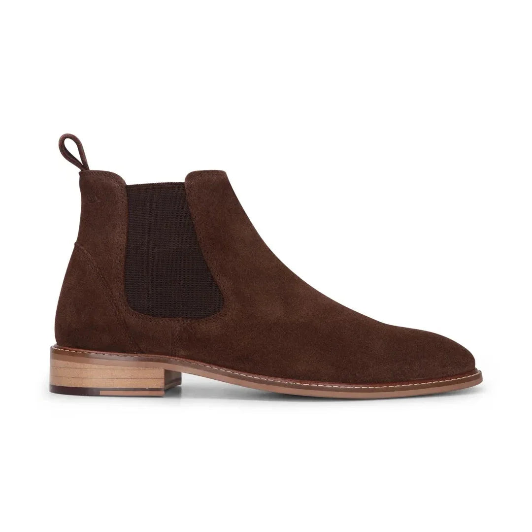 Botines Chelsea sin cordones para hombre, de ante marrón.
