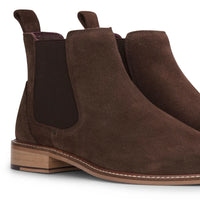 Botines Chelsea sin cordones para hombre, de ante marrón.