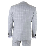 Traje de tres piezas gris para hombre, corte entallado, a cuadros.