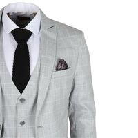 Traje de tres piezas IM3 para hombre, gris a cuadros, corte entallado.