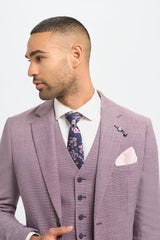 Traje de lino rosa palo para hombre, ideal para el verano.