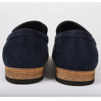 Mocasines ligeros de gamuza azul marino para hombre.